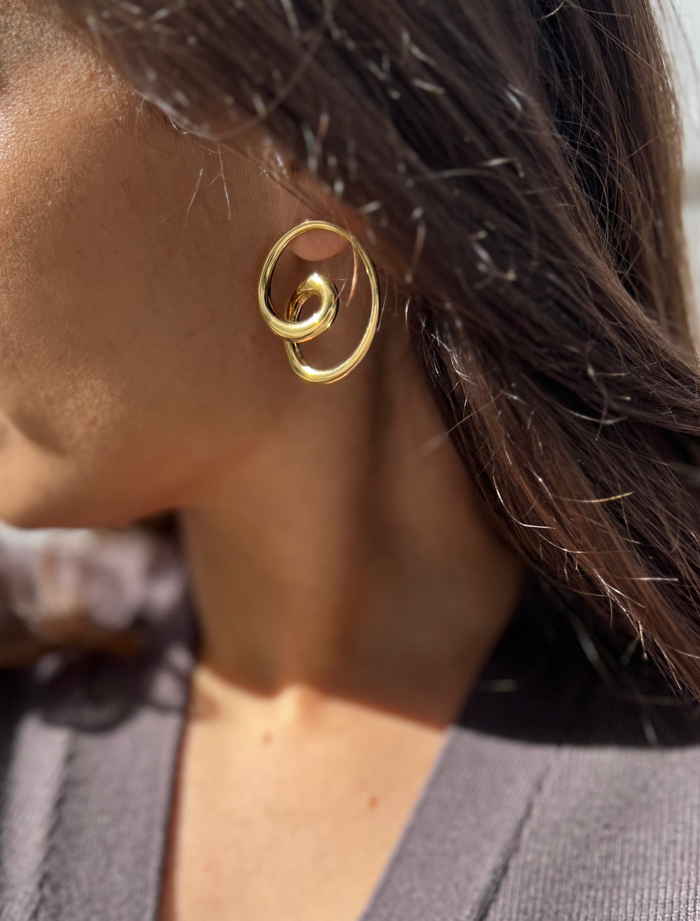 Swirl gold hoops