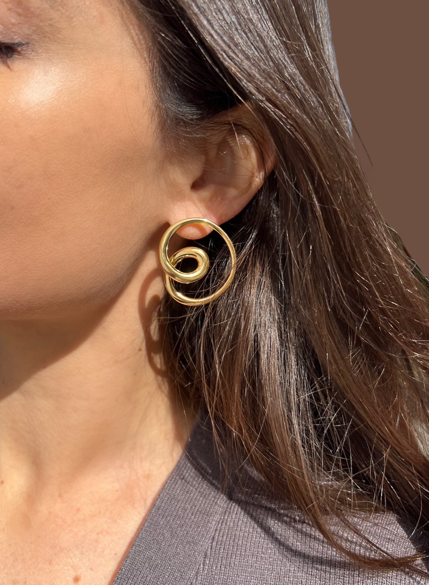 Musenwolfe Swirl gold earrings