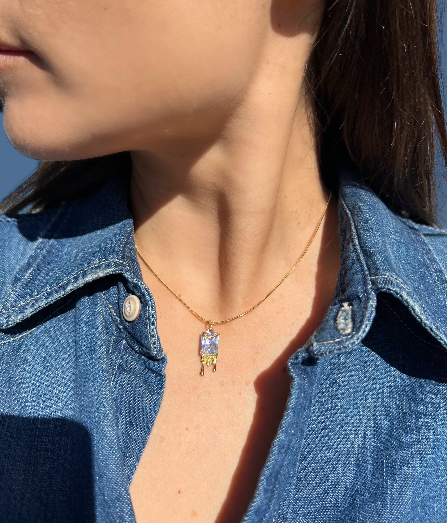 sparkly gold necklace