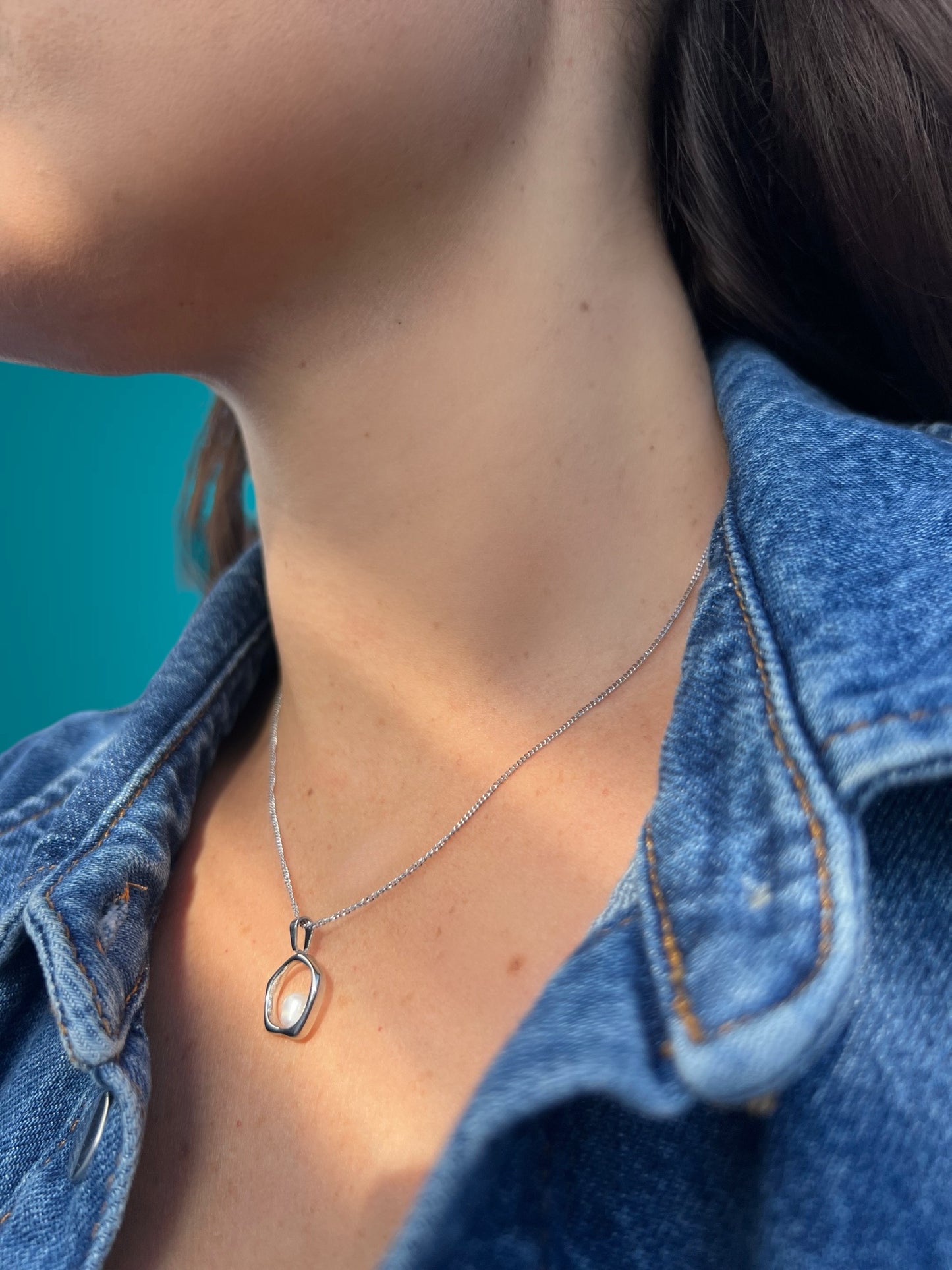 dainty silver pearl pendant