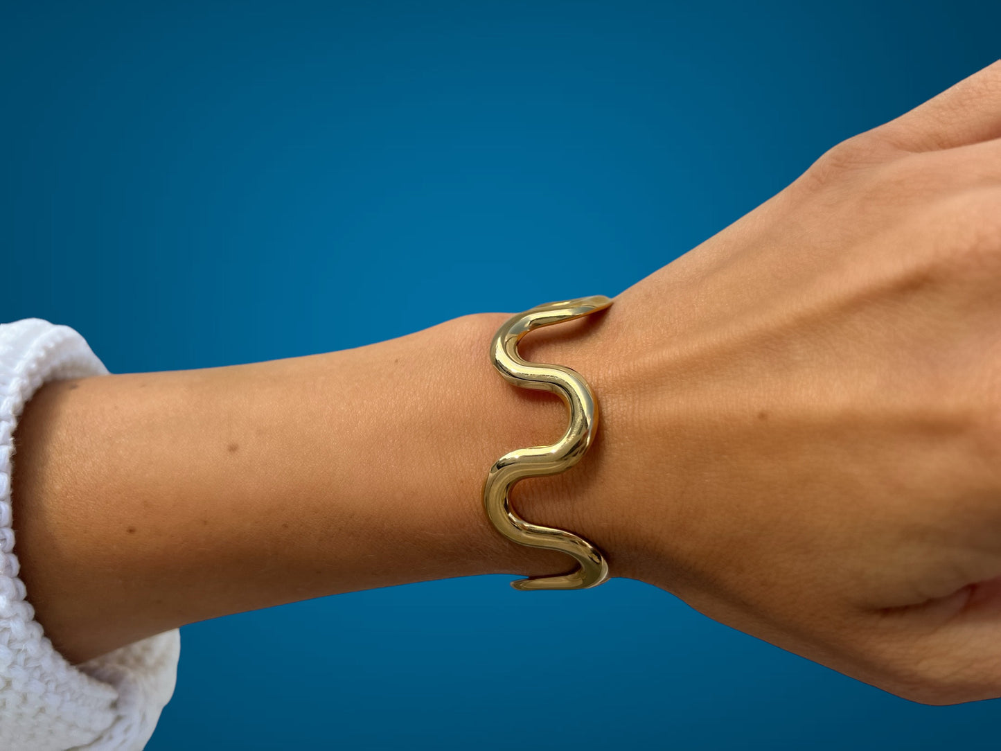 wavy gold bracelet