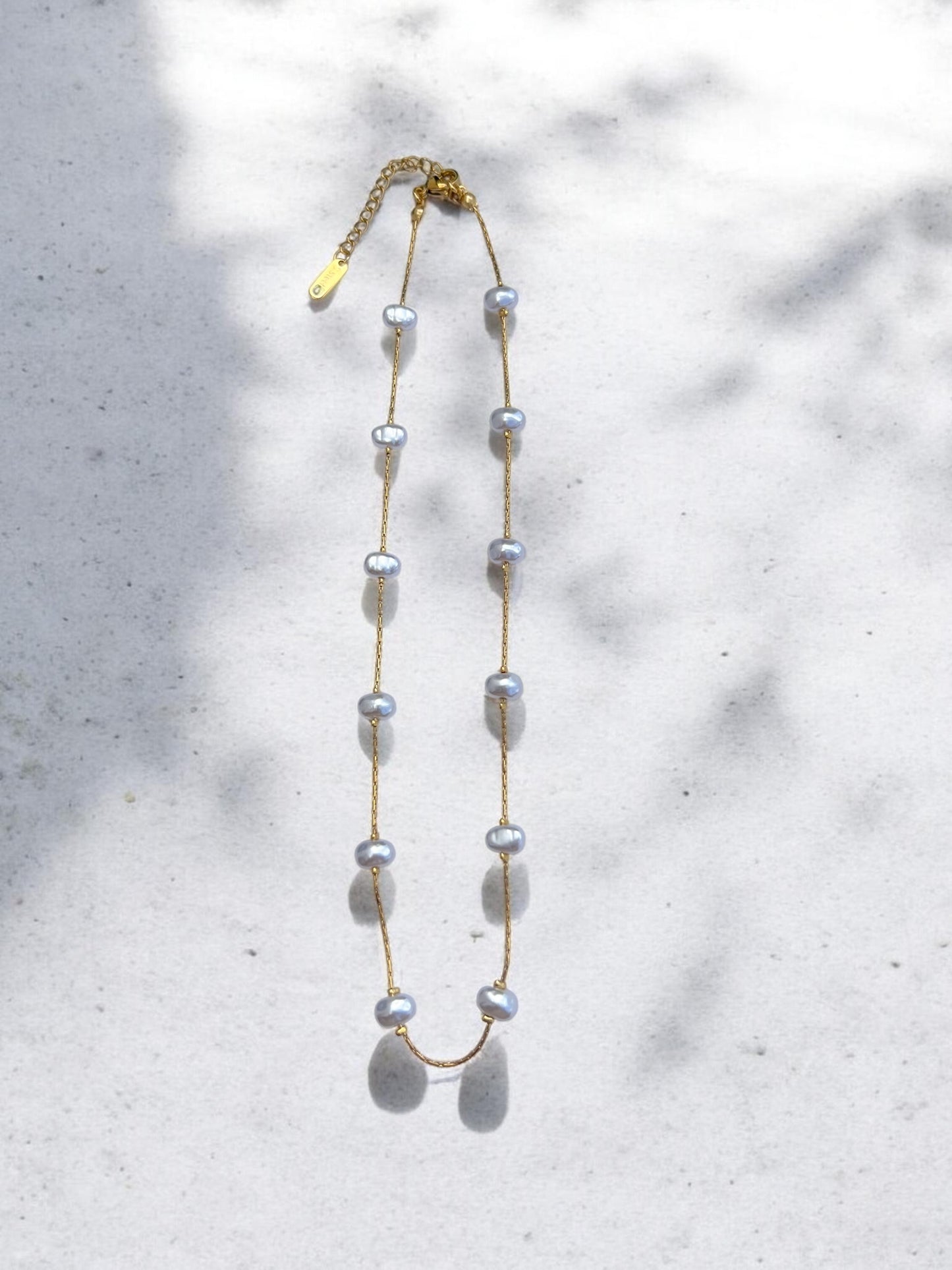 Lorene pearl choker