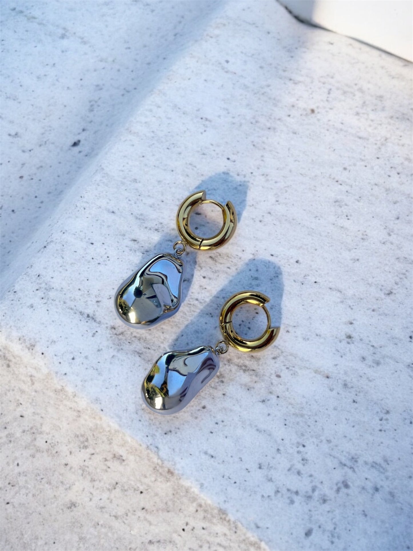 Oma drop earrings
