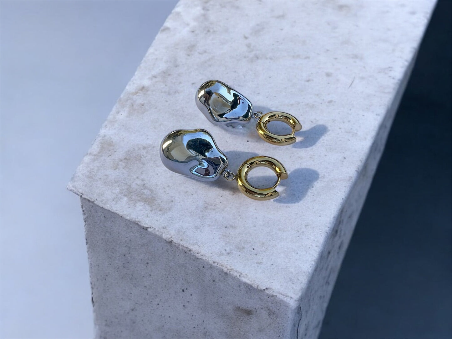 Oma drop earrings