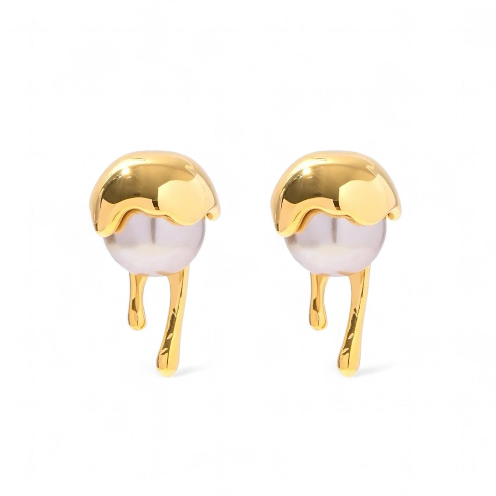 Olivia melt pearl earrings