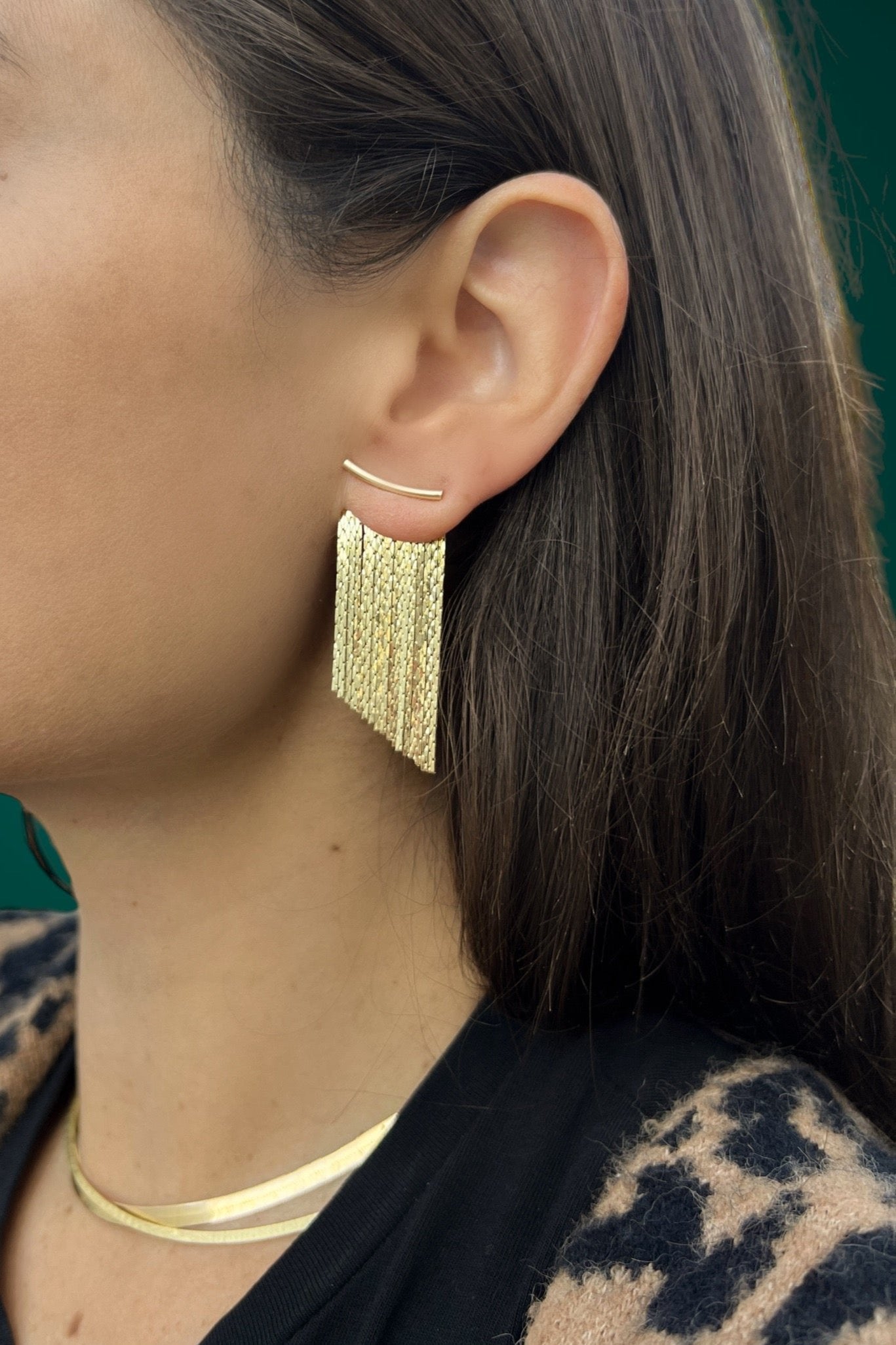 aretes de flecos dorados