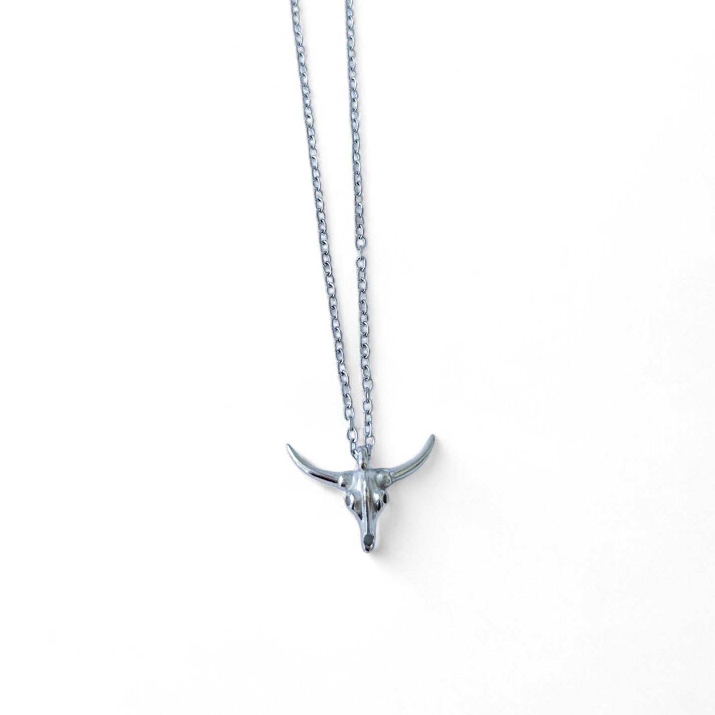 Mila Bull Necklace silver