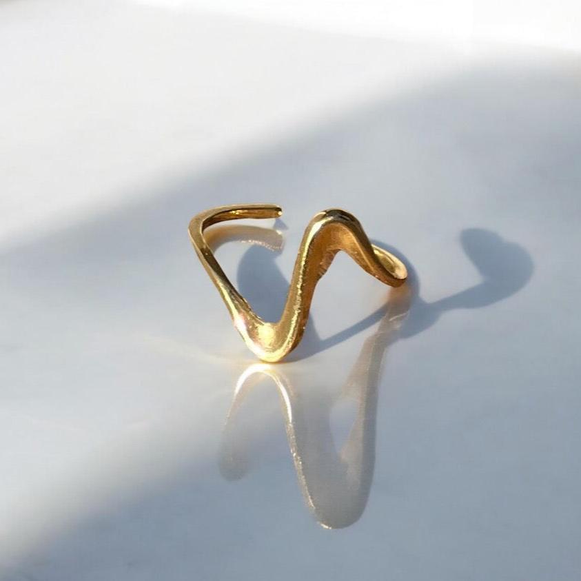 wavy ring