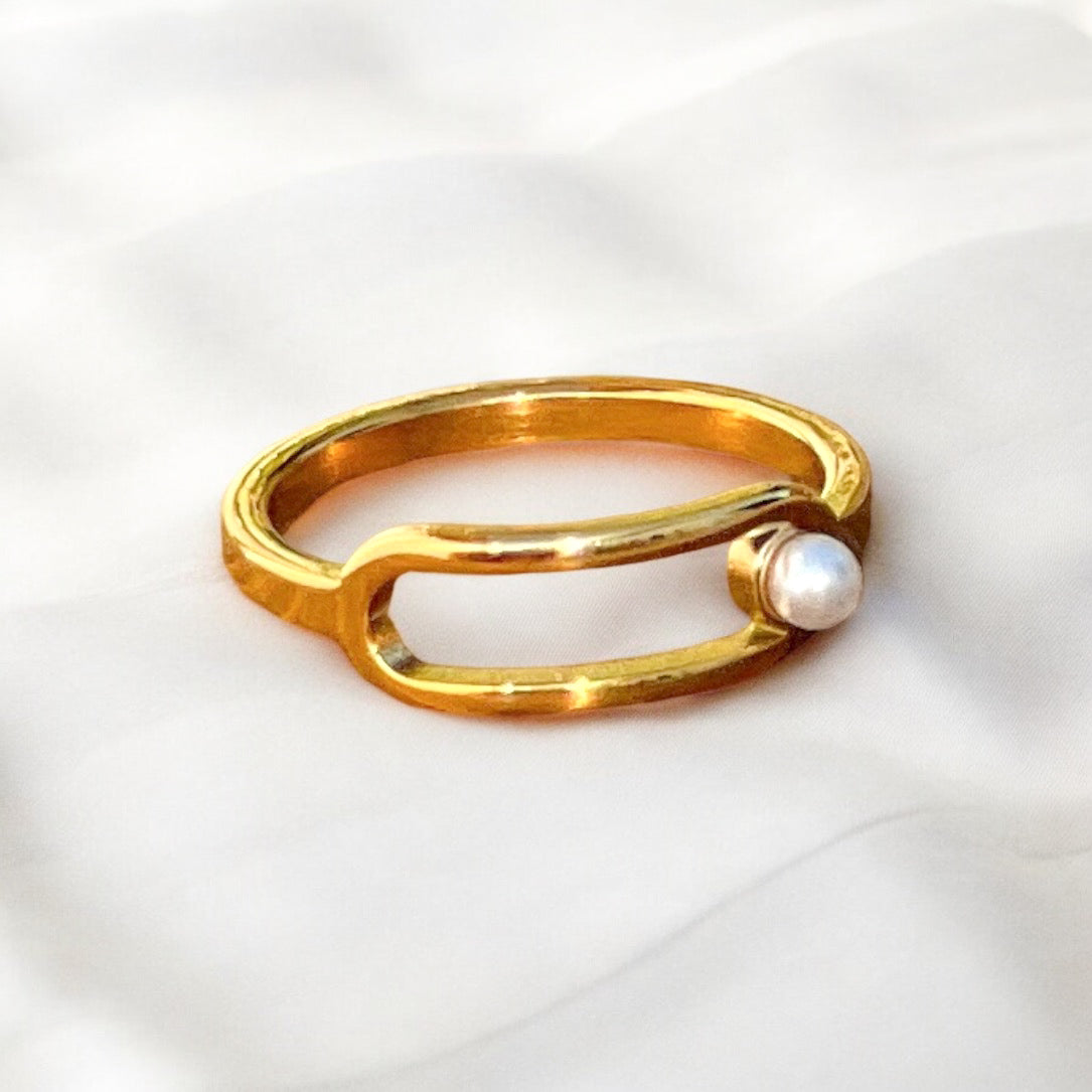 gold pearl ring 