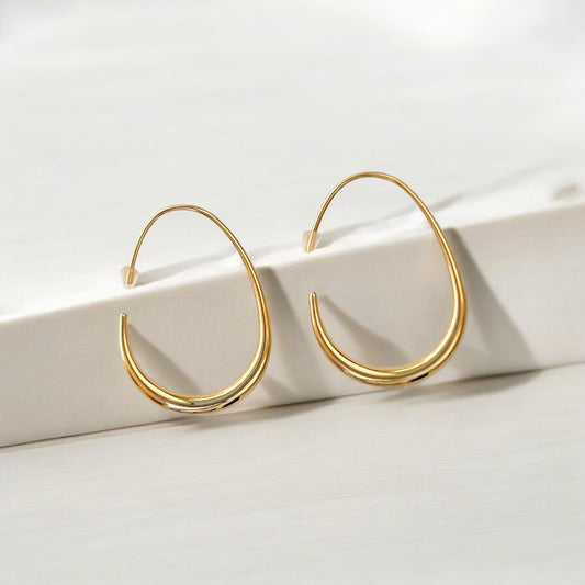 Lola hoops