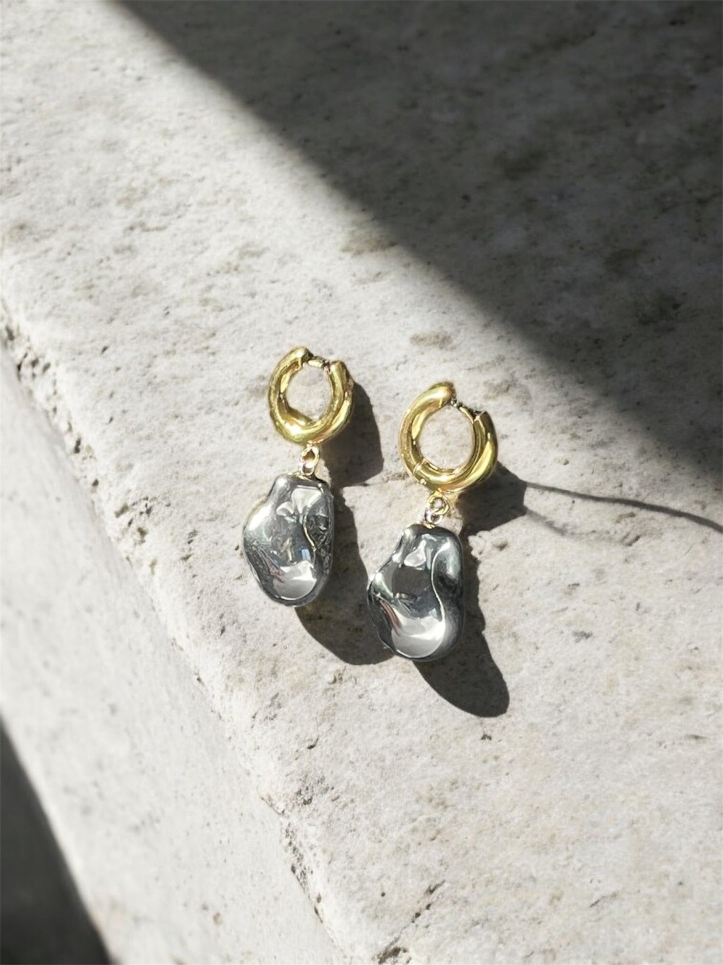 Oma drop earrings