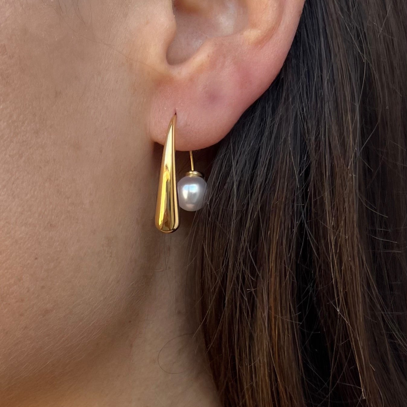 gold pearl earrings