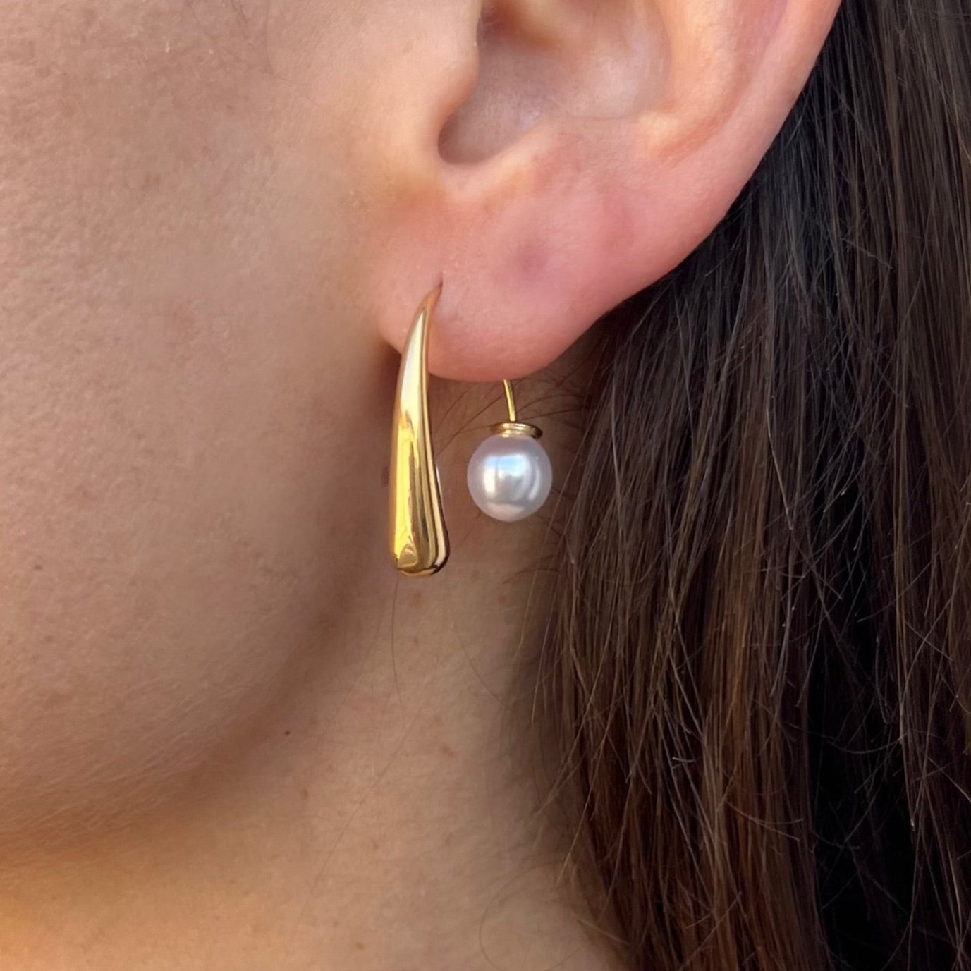 modern pearl earrings